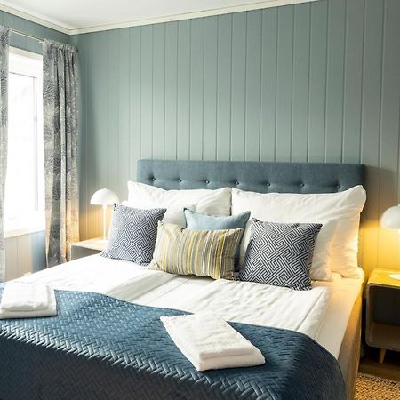 Knutholmen Hotel Kalvåg Buitenkant foto