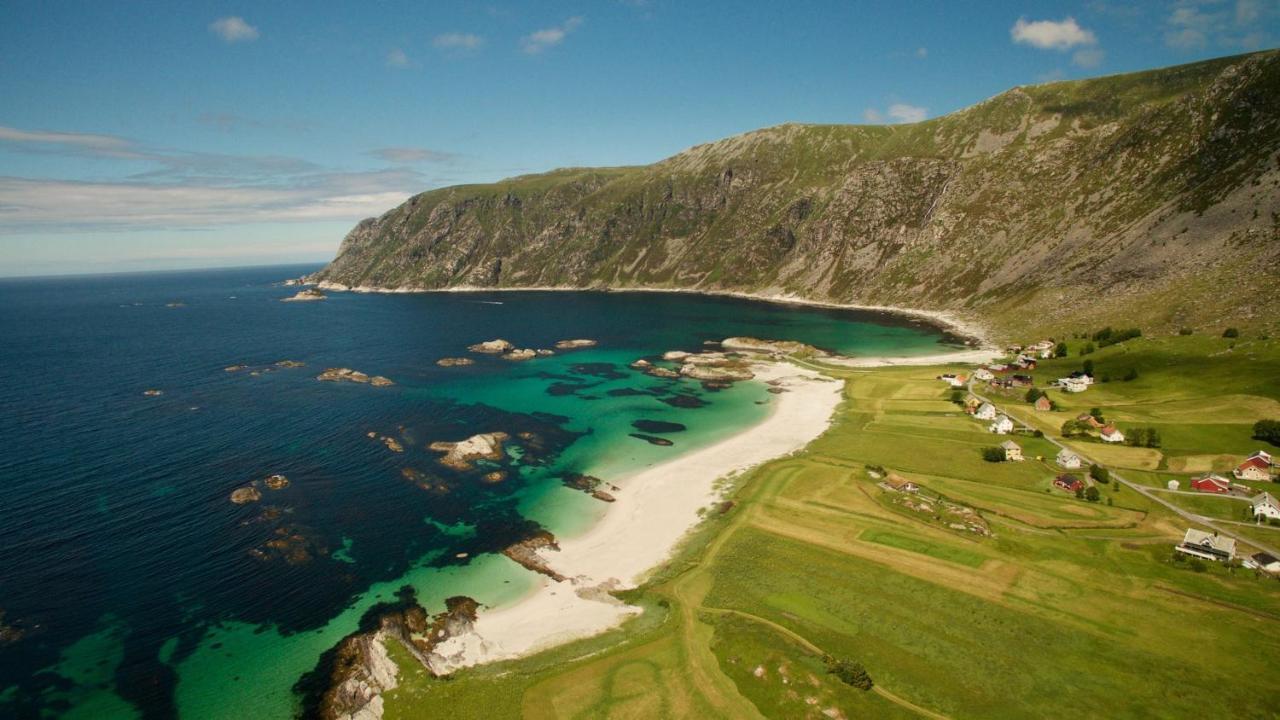 Knutholmen Hotel Kalvåg Buitenkant foto